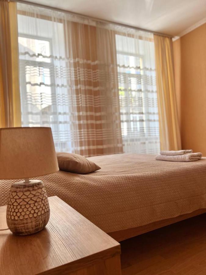 Apartment On Hnatiuka With Parking リヴィウ エクステリア 写真