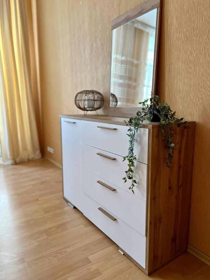 Apartment On Hnatiuka With Parking リヴィウ エクステリア 写真