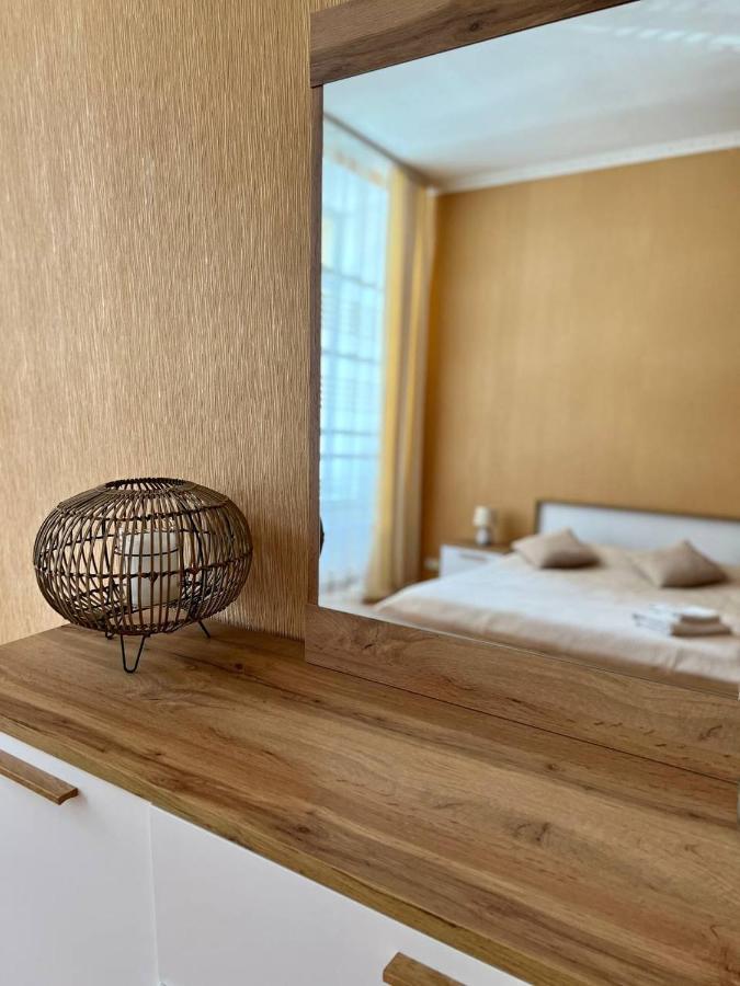 Apartment On Hnatiuka With Parking リヴィウ エクステリア 写真