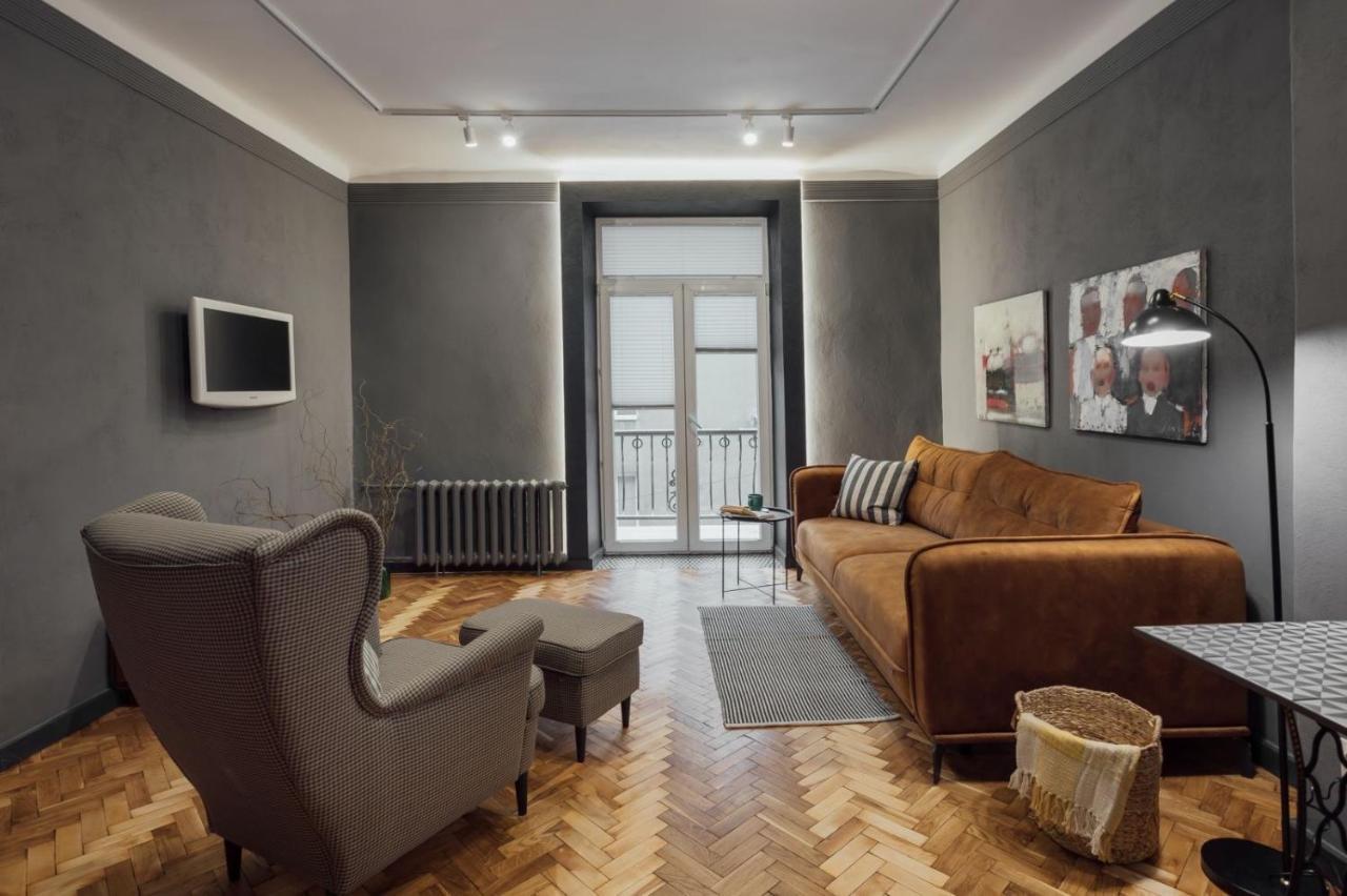 Apartment On Hnatiuka With Parking リヴィウ エクステリア 写真